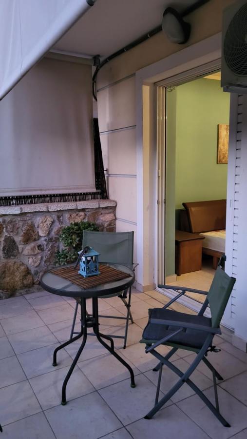 M&M Airport Stop Garden Apartment Spáta Eksteriør billede