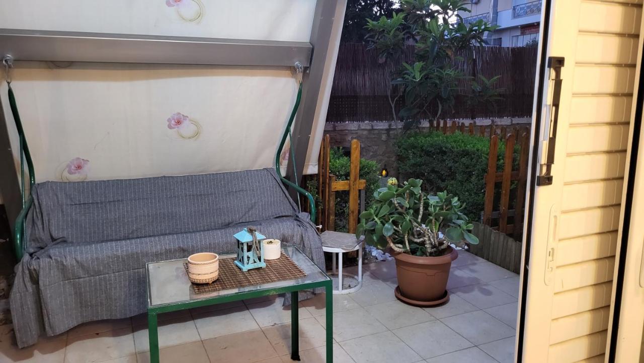 M&M Airport Stop Garden Apartment Spáta Eksteriør billede